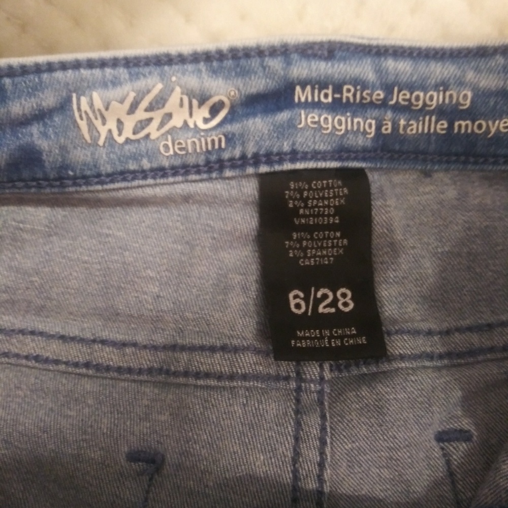 Jeans - Picture 2 of 2